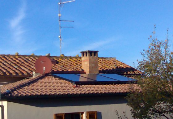 CALDAIA A CONDENSAZIONE E PANNELLI SOLARI